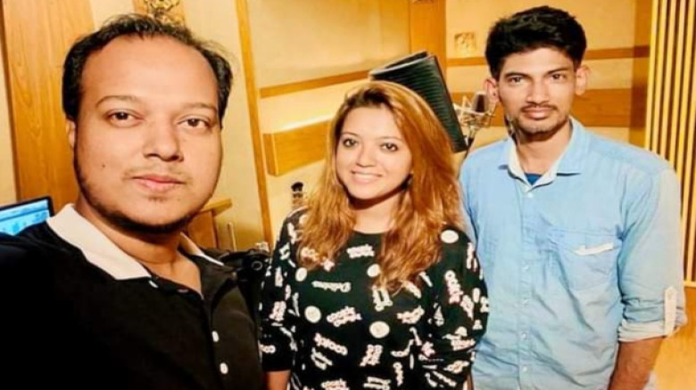 এন আই বুলবুল এর লিখা ‘কিছু গল্প’ ও ‘উড়ি চল’ গানেকণ্ঠ দিয়েছেন কর্ণিয়া ও রেহান রাসুল