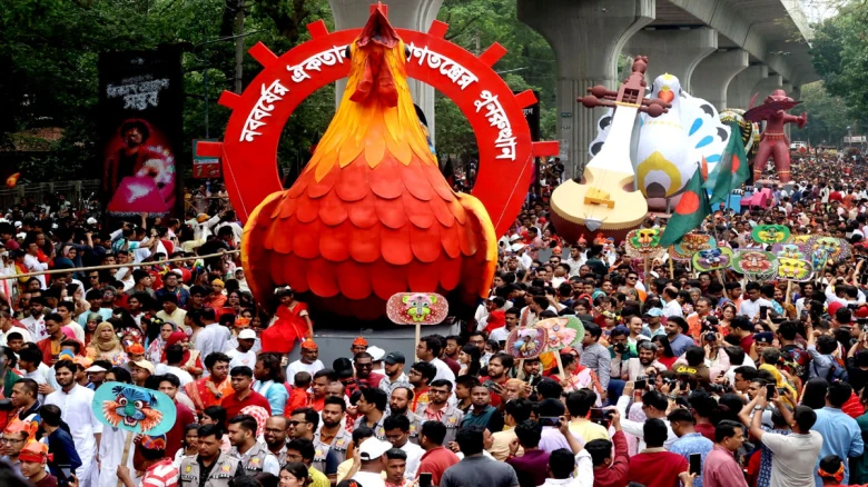 পহেলা বৈশাখ: ঐতিহ্য ও আধুনিকতার মেলবন্ধনে বদলে যাওয়া উৎসব