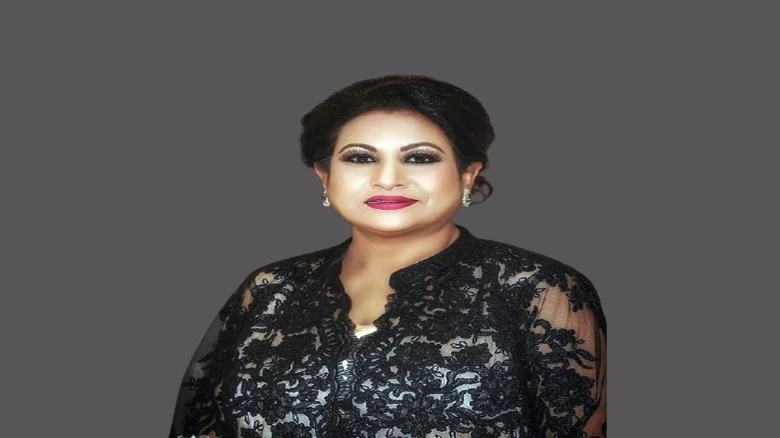 হজে যাচ্ছেন চিত্রনায়িকা চম্পা, সঙ্গে থাকছে পরিবার