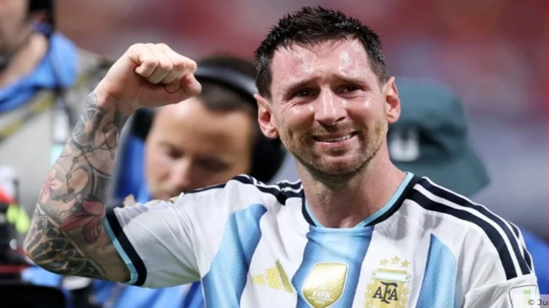 আন্তর্জাতিক ফুটবল থেকে অবসর নিলেন মেসি